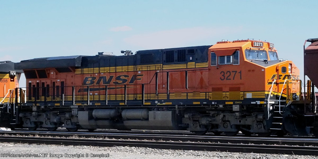 BNSF 3271